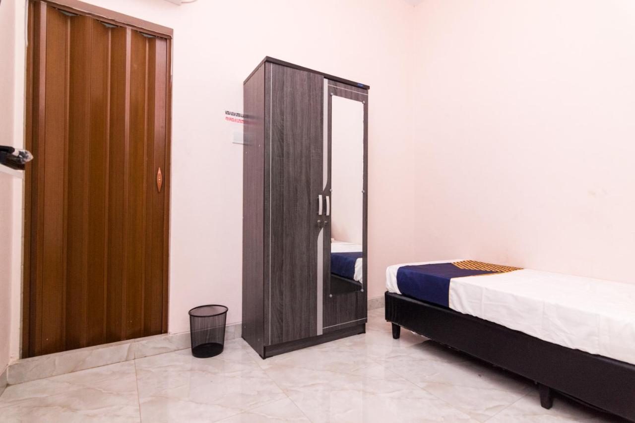 Oyo 1917 Mamora Homestay Batam Extérieur photo