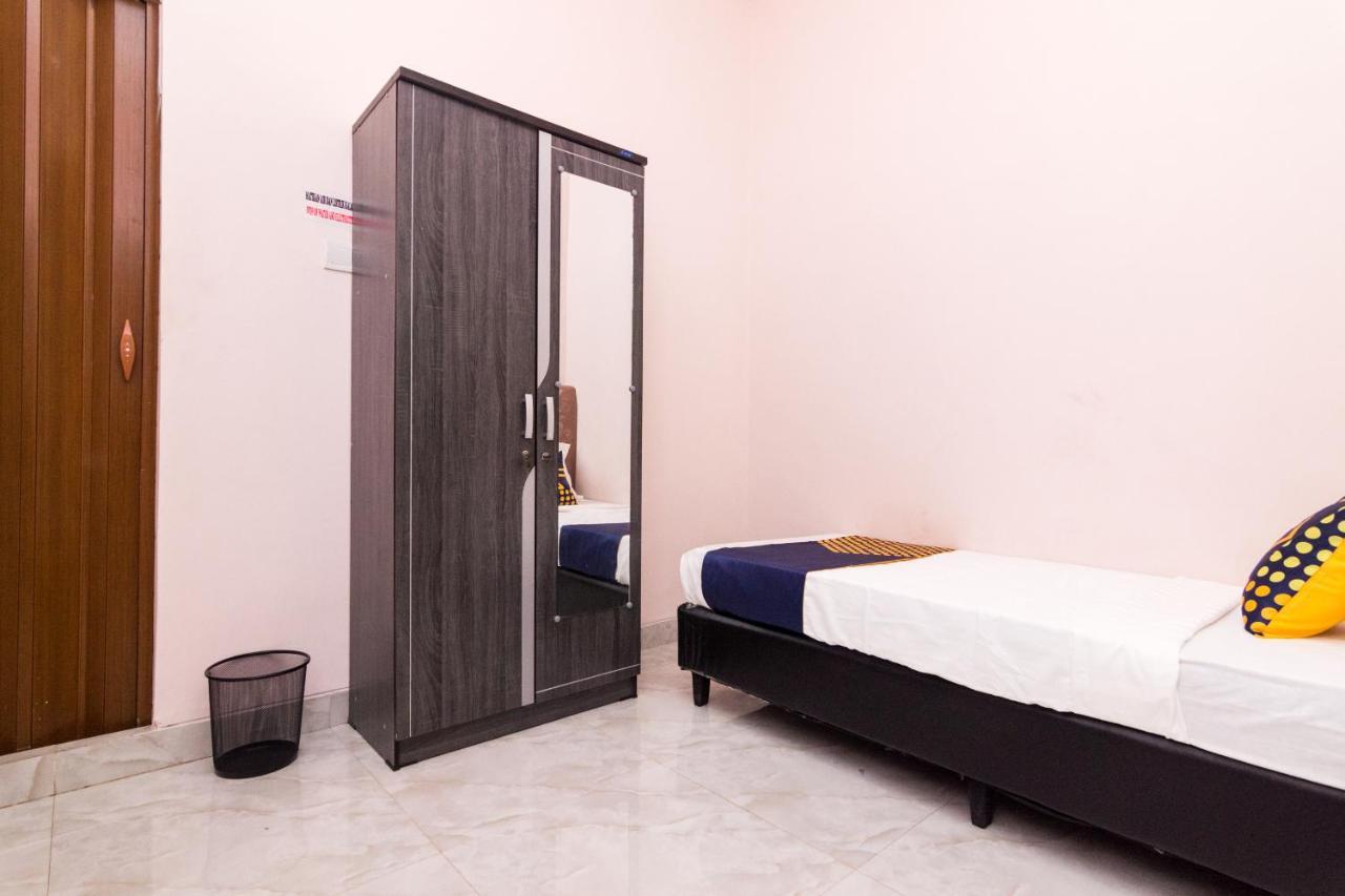 Oyo 1917 Mamora Homestay Batam Extérieur photo